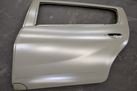 Dacia Sandero I bontott használt bal hátsó beszálló oldalajtó 6001550782 - Bontott használt Dacia karosszéria alkatrészek webáruház